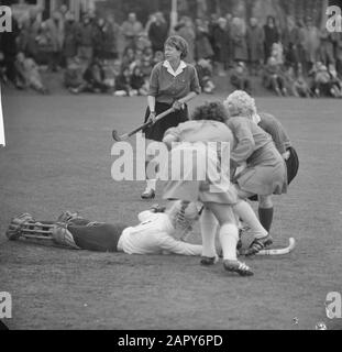 Hockey interland Signore Olanda vs Germania 1-1 Data: 28 aprile 1962 posizione: Flower endaal Parole Chiave: Hockey Foto Stock