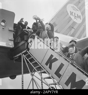 Ultimo volo per Biak, l'aereo Sir Frank Whittle, Papua alla loro partenza Data: 29 aprile 1963 Località: Noord-Holland, Schiphol Parole Chiave: Partenza, aereo Foto Stock