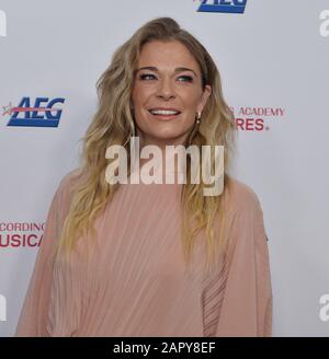 Los Angeles, Stati Uniti. 25th Gen 2020. Leann Rimes arriva per la Persona MusiCares del gala dell'anno che onora l'Aerosmith al Los Angeles Convention Center di Los Angeles venerdì 24 gennaio 2020. Foto di Jim Ruymen/UPI Credit: UPI/Alamy Live News Foto Stock