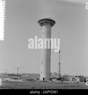 Torre cellulare PTT al Drentestraat (Buitenveldert) ad Amsterdam in costruzione Data: 26 agosto 1964 Località: Amsterdam, Buitenveldert Parole Chiave: Telecomunicazioni, torri Nome dell'istituzione: PTT Foto Stock