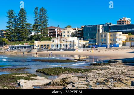 Sydney, Australia - 24 maggio 2017: Infrastruttura costiera di Cronulla con RSL club e ristoranti Foto Stock