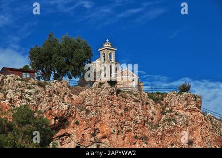 La chiesa in collina a Protaras, Cipro Foto Stock