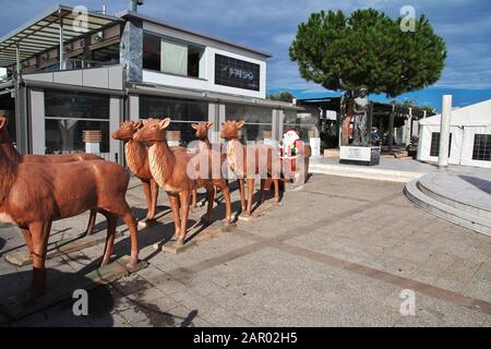 Paralimni/Cipro - 08 Gen 2016: Babbo Natale Nella Città Di Paralimni, Cipro Foto Stock