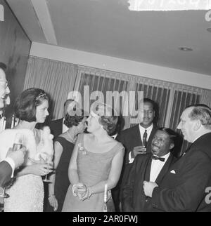 Soiree De Bonne Volonte 1963 All'Hilton Hotel Amsterdam Data: 8 Novembre 1963 Località: Amsterdam, Noord-Holland Nome Personale: Beatrix, Princess Nome Dell'Istituzione: Hilton Hotel Foto Stock