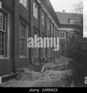L'ex orfanotrofio civile di Amsterdam è in fase di restauro la piazza interna Data: 5 marzo 1964 Località: Amsterdam, Noord-Holland Parole Chiave: Orfanotrofi Nome dell'istituzione: Burgerweeshuis Foto Stock