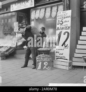 Zeeland bintjes, discount offer Data: 7 marzo 1964 Parole Chiave: Offerte Foto Stock