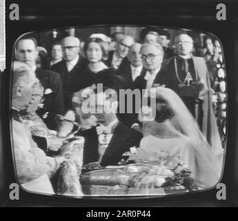 Matrimonio Principessa Irene e Principe Hugo Charles a Roma dalla televisione Data: 29 Aprile 1964 Località: Italia, Roma Parole Chiave: Matrimoni, televisioni Nome personale: Carlos Hugo, principe, Irene, principessa Foto Stock