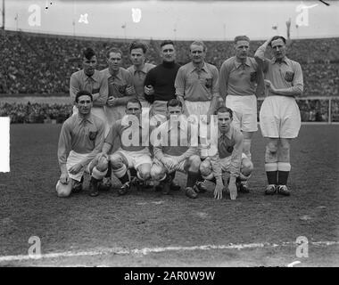 Paesi Bassi-Belgio 3-3. Squadra olandese Data: 13 marzo 1949 luogo: Amsterdam, Noord-Holland Parole Chiave: Squadre, internazionale, sport, calcio Nome istituto: Nazionale olandese Foto Stock