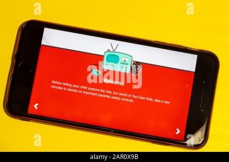 Los Angeles, California, Stati Uniti - 22 gennaio 2020: Illustrazione dell'applicazione YouTube Kids, editoriale Illustrativo Foto Stock