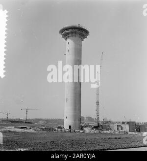 Torre cellulare PTT al Drentestraat (Buitenveldert) ad Amsterdam in costruzione Data: 26 agosto 1964 Località: Amsterdam, Buitenveldert Parole Chiave: Telecomunicazioni, torri Nome dell'istituzione: PTT Foto Stock