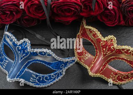 L'Hotel Colombina, rosso, blu o carnevale masquerade mask Foto Stock