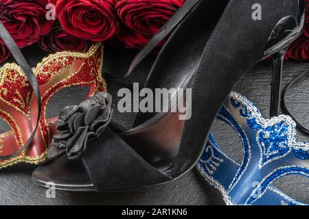 L'Hotel Colombina, rosso, blu o carnevale masquerade mask Foto Stock