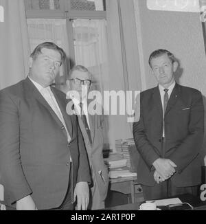 Politica dei salari e dei prezzi in Bassa Casa, n.d. Harmsen, Guardian, Cuckoo, Second-Camera Fraction Farmers' Party Data: 25 Maggio 1966 Parole Chiave: Salari, Politica Dei Prezzi Nome Personale: Harmsen, Cuckoo Institution Name: Farmers' Party Foto Stock