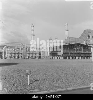 Apertura ufficiale da parte di Prins Bernhard della raffineria Mobil Oil di Amsterdam Parte della raffineria Data: 24 settembre 1968 Località: Amsterdam, Noord-Holland Parole Chiave: Raffinerie Nome istituto: Mobil Oil Foto Stock