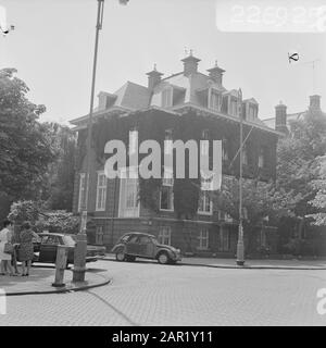 Institut Français (Maison Descartes) al Museumplein di Amsterdam la Maison Descartes è un istituto culturale fondato nel 1933 e finanziato dal Ministero francese delle Relazioni estere Data: 8 agosto 1969 posizione: Amsterdam, Noord-Holland Parole Chiave: Organizzazioni di interesse, immagini della città Foto Stock