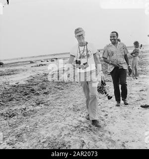 Prins Bernhard visita il Parco Nazionale Virunga Zaire, Bernhard, in Jersey World Wildlife Fund, nel parco faunistico Data: 16 agosto 1973 luogo: Zaire Parole Chiave: Visite, parchi, principsen Nome personale: Bernhard, Prince Foto Stock