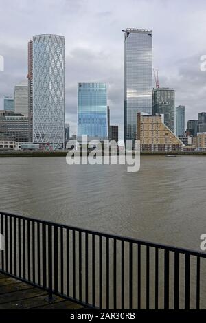 Nuovi edifici prendono forma a Canary Wharf, Londra, Regno Unito Foto Stock