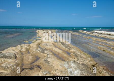 Famosa Scala del Turci, bianche scogliere di arenaria nei pressi di Agrigento in Sicilia Foto Stock