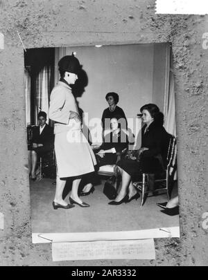 Princess Irene partecipa alla sfilata di moda a Barcellona Data: 25 Novembre 1964 Località: Barcellona Parole Chiave: Fashion Show Nome utente: Irene, principessa Foto Stock