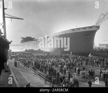 Lancio della motonave Diloma di 63.400 tonnellate al NDSM di Amsterdam (la più grande nave cisterna mai lanciata ad Amsterdam) lancio, navi, cantieri navali, cerimonie Data: 22 ottobre 1965 luogo: Amsterdam, Noord-Holland Parole Chiave: Cerimonie, cantieri navali, navi, lancio Nome istituzione: NDSM Foto Stock