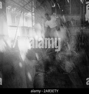 Registrazione non riuscita. Militare in camouflage uniforme Data: 1947 luogo: Indonesia, Indie orientali olandesi Foto Stock