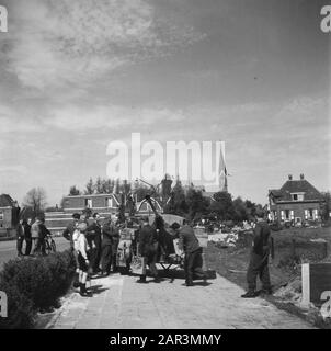 Capitolazione: Armi di spedizione Soest da parte dei tedeschi. L'artiglieria tedesca è presa Data: 10 maggio 1945 Parole Chiave: Armi Foto Stock