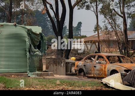 I Boscoscimani australiani sono all'indomani. Wingello, SW. Il fuoco si è verificato la notte del 4 gennaio Foto Stock