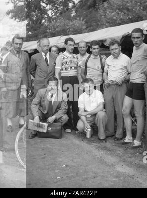 Campionato del mondo in bicicletta sulla strada a Valkenburg. Dilettanti. Piloti dall'Uruguay Data: 21 Agosto 1948 Località: Limburg, Valkenburg Parole Chiave: Sport, ciclismo Foto Stock