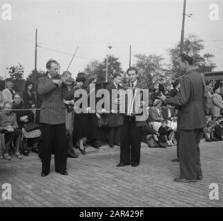 Entry Queen Juliana In The Hague Musicians Date: September 18, 1948 Keywords: Entry Nome Personale: Juliana, Queen Foto Stock