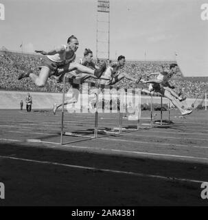 Olympic Day Men over hurdles Data: 18 giugno 1950 Parole Chiave: Ostacoli Foto Stock