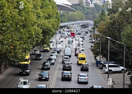 Tbilisi, GEORGIA - 25 settembre 2019: Congestione del traffico automobilistico nella città di Tbilisi, Georgia. Foto Stock