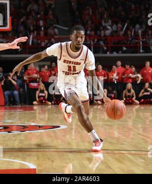 25 gennaio 2020: Western Kentucky Hilltoppers guardia Taveion Hollingsworth (11) dribbling la palla durante una partita di basket NCAA tra il Maresciallo e la WKU Hilltoppers a E.A. Diddle Arena in Bowling Green, KY (Photo Credit: Steve Roberts.CSM) Foto Stock