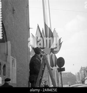 Luoghi di rose sulla bandiera a palo Data: 19 marzo 1958 Foto Stock