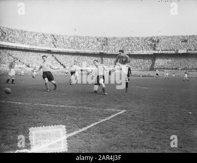 Calcio. Paesi Bassi Contro Danimarca Rotterdam. Data del momento del gioco: 7 marzo 1953 Località: Rotterdam, Zuid-Holland Parole Chiave: Sport, calcio Foto Stock