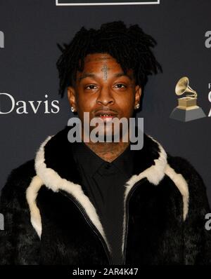 Beverly HILLS, CALIFORNIA - 25 GENNAIO: 21 Savage frequenta il Pre-GRAMMY Gala e GRAMMY Salute alle icone di industria al Beverly Hilton Hotel il 25 Gennaio 2020 a Beverly Hills, California. Foto: Crash/imageSPACE/MediaPunch Foto Stock