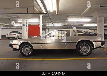 DeLorean DMC-12 Torna Alla Vettura Del Futuro Foto Stock