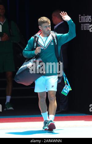 Melbourne Park, Victoria, Australia. 26th Gen 2020. Giorno sette - Diego Schwartzman (Argentina) Entra Rod Laver Arena per giocare Novak Djokovic (Serbia) durante il turno quattro dei singoli uomini match - Djokovic sconfitto Schwartzman - Image Credit: Brett keating/Alamy Live News Foto Stock