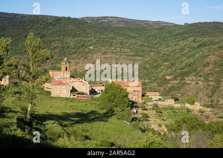 Treguajantes villaggio abbandonato in La Rioja provincia, Spagna Foto Stock