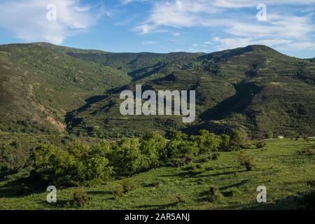 Sierra de Cameros, catena montuosa dei Cameros vicino al villaggio abbandonato di Treguajantes nella provincia di la Rioja, Spagna Foto Stock