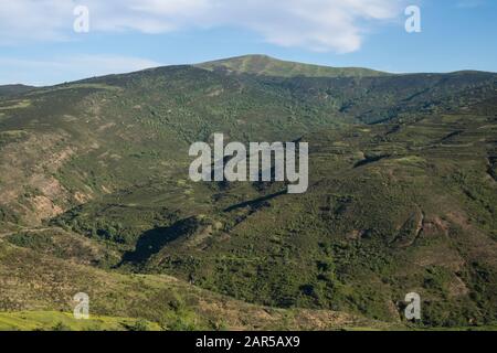 Sierra de Cameros, catena montuosa dei Cameros vicino al villaggio abbandonato di Treguajantes nella provincia di la Rioja, Spagna Foto Stock