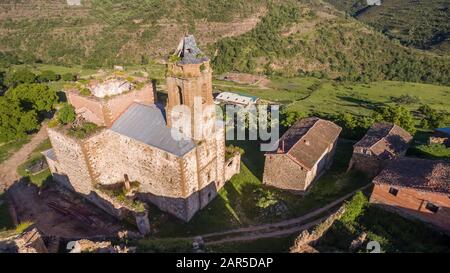 Treguajantes villaggio abbandonato in La Rioja provincia, Spagna Foto Stock