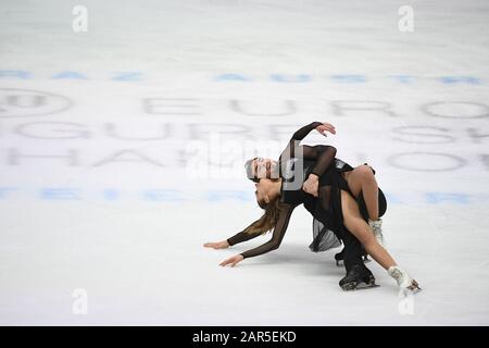 Gabriella PAPADAKIS & Guillaume CIZERON dalla Francia, durante la Danza libera, nella danza del ghiaccio ai Campionati europei di pattinaggio europeo ISU 2020 a Steiermarkhalle, il 25 gennaio 2020 a Graz, Austria. Credit: Raniero Corbelletti/Aflo/Alamy Live News Foto Stock