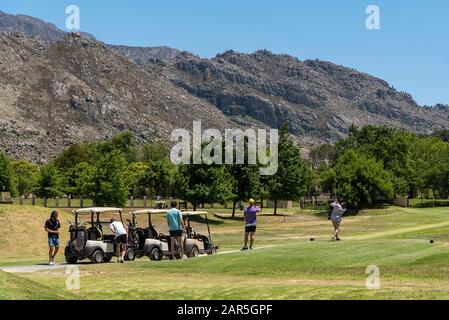 Ceres, Capo Occidentale, Sud Africa. Dicembre 2019. Golfisti che giocano a golf sul campo del Ceres Golf Club. Foto Stock