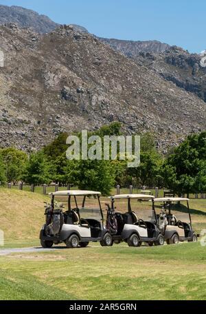 Ceres, Capo Occidentale, Sud Africa. Dicembre 2019. Golfisti che giocano a golf sul campo del Ceres Golf Club. Foto Stock