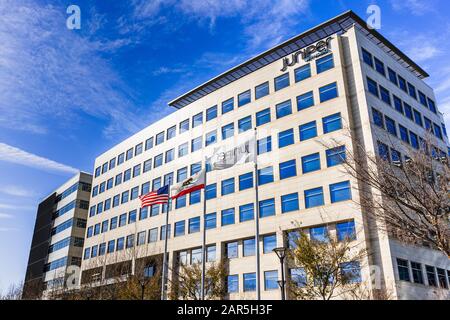 24 gennaio 2020 Sunnyvale / CA / USA - sede centrale di Juniper Networks situata a Silicon Valley. Juniper Networks, Inc. È una fabbrica americana Foto Stock