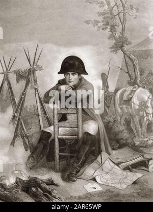 Napoleon au Bivouac la Veille de la Bataille d'Austerlitz - gravure d'apres Philippoteaux - Napoleon au Bivouac. Anche la battaglia di Austerlitz (1805) Foto Stock