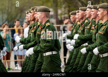 Cadetti dell'Accademia di polizia di marciare su parade Foto Stock