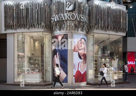 23 gennaio 2020, Hong Kong, Cina: Produttore di gioielli austriaco e negozio di lusso Swarovski visto a Hong Kong. (Credit Image: © Budrul Chukrut/SOPA Images via ZUMA Wire) Foto Stock