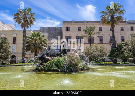 Fontana del Tritone in Piazza Vittorio Emanuele a Trapani sulla costa occidentale della Sicilia in Italia Foto Stock