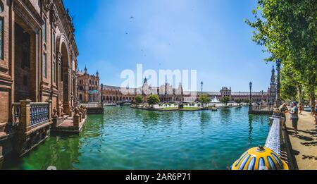 Vista panoramica sulla piazza "Plaza de España" di Siviglia Foto Stock